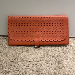 Coral Clutch